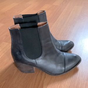 Jeffrey Campbell black, distressed look ankle boots US size 9.